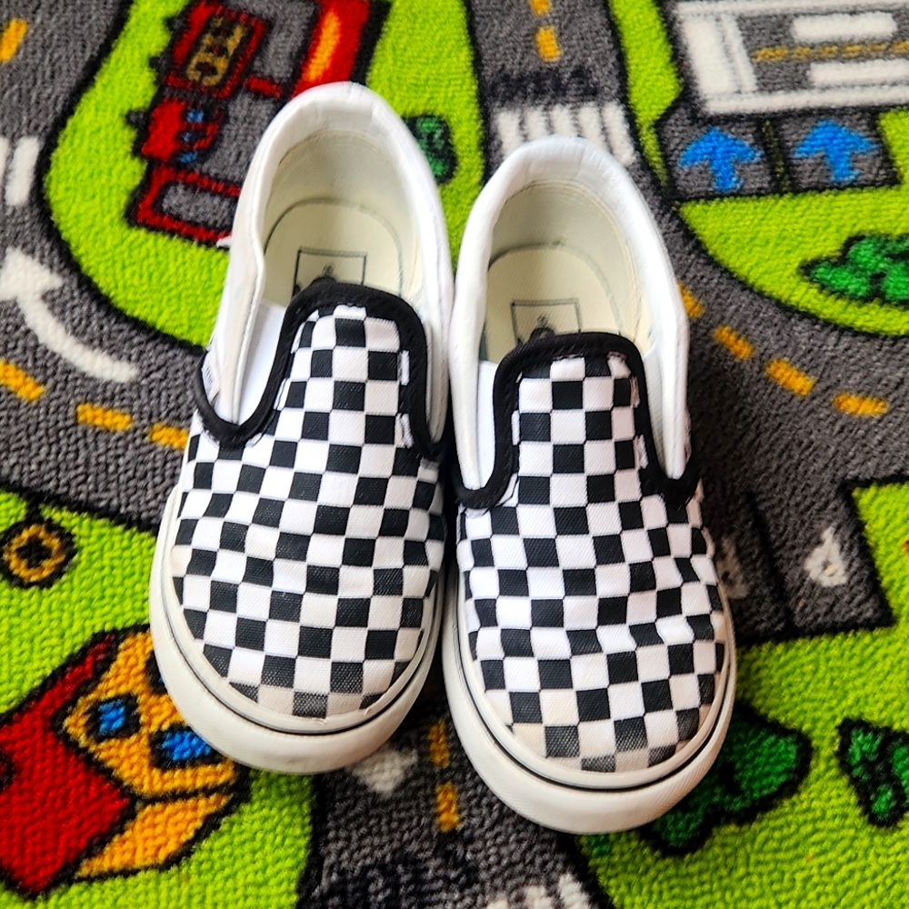 9c white check vans